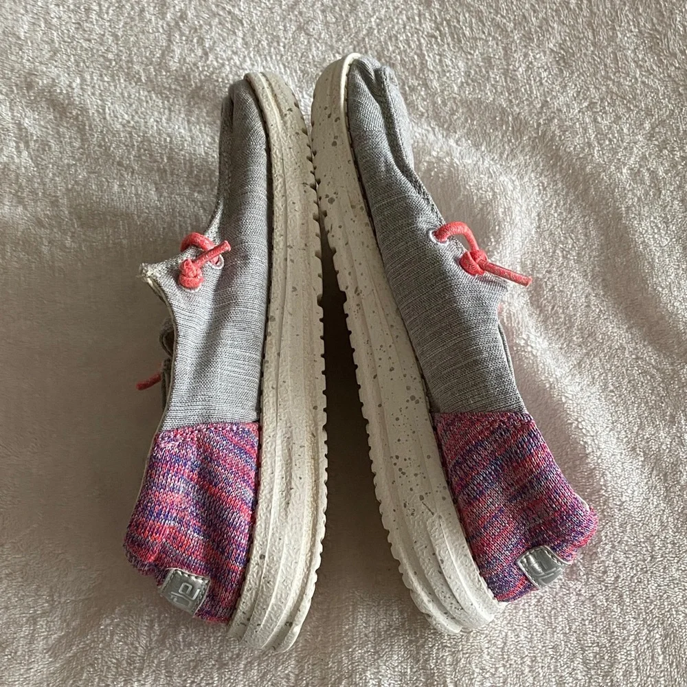 Hey Dude youth girls fank Gray and Pink Casual Shoes